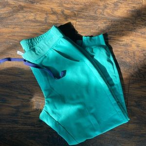 FIGS Surgical Green Zamora